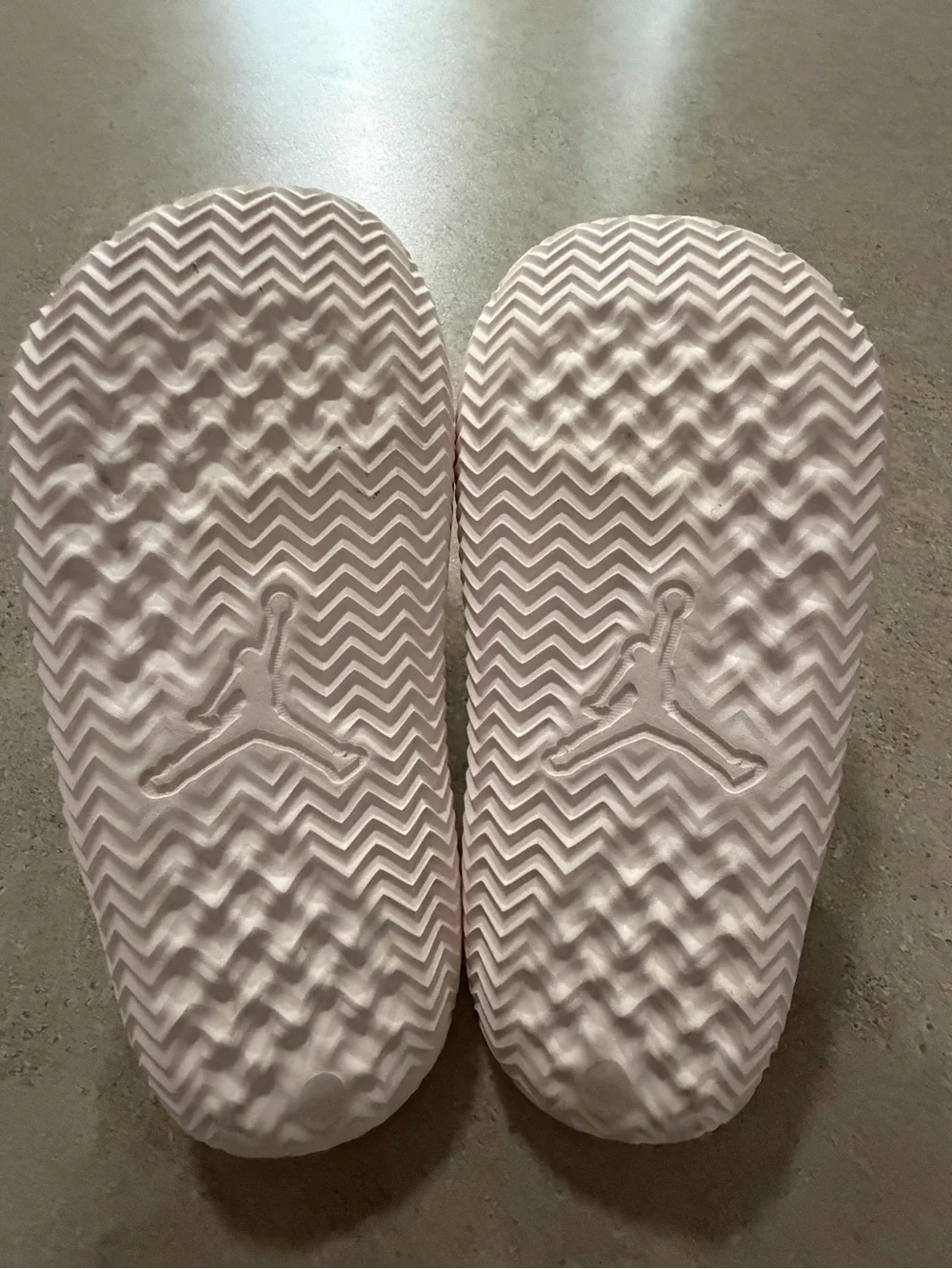 Jordan Air Play Slide Light Soft Pink Mens size 9. Like new